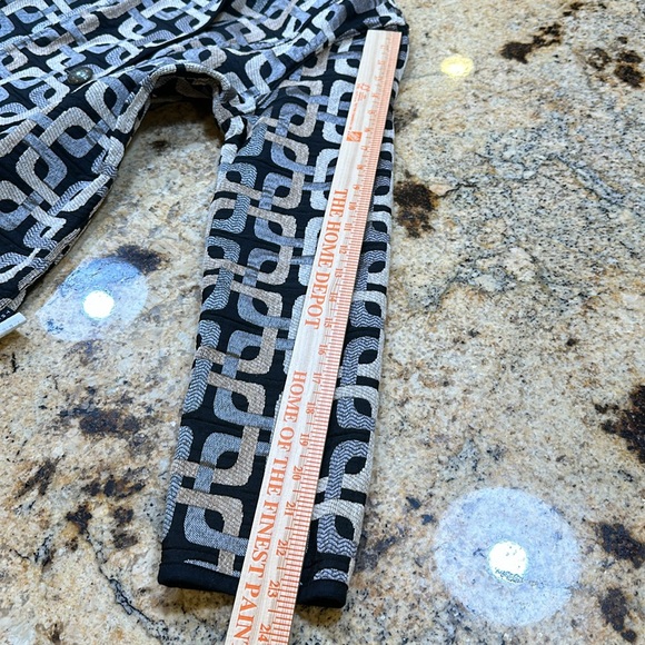 TRIMDIN Reversible Jacket Geometric Pattern - Picture 10 of 10